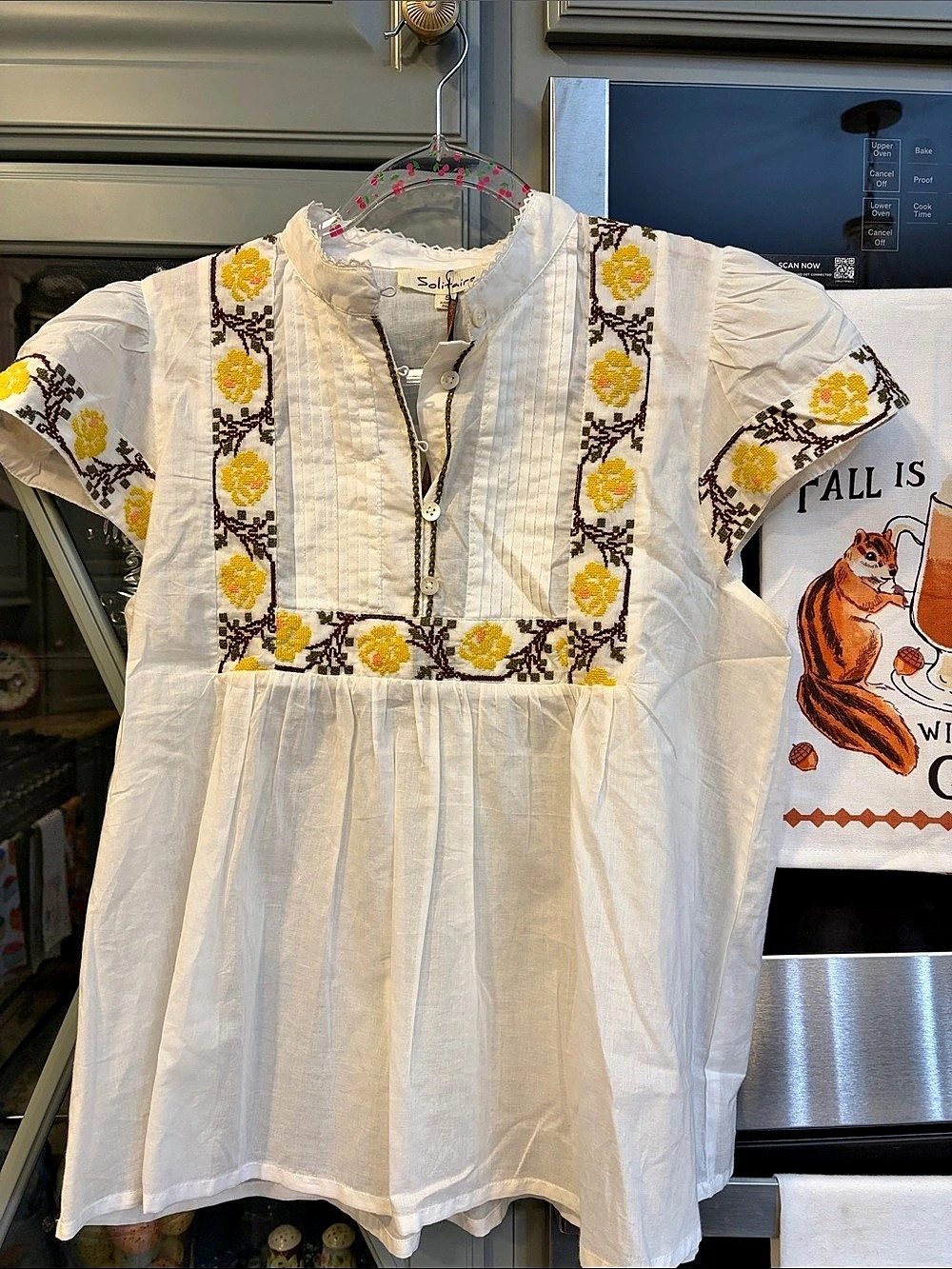 Solitaire Embroidered Floral Blouse White & Yellow Small NWT